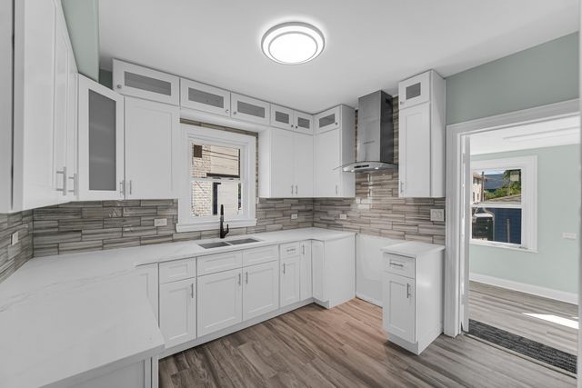 35 S 16th Avenue, Maywood, IL 60153