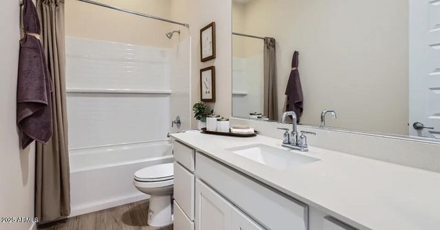 3411 E AGLIO Avenue, San Tan Valley, AZ 85143