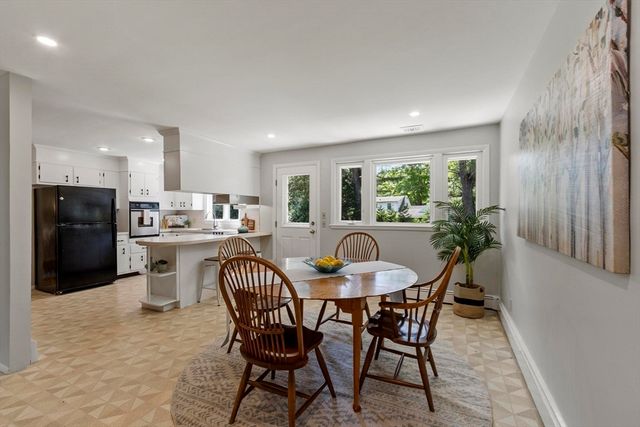 9 Cherry Ridge Rd, Acton, MA 01720
