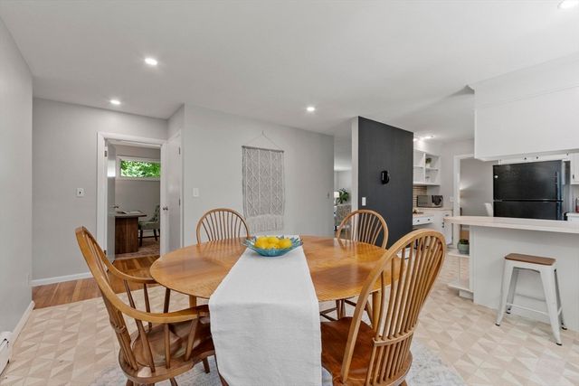 9 Cherry Ridge Rd, Acton, MA 01720