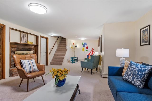 9 Cherry Ridge Rd, Acton, MA 01720