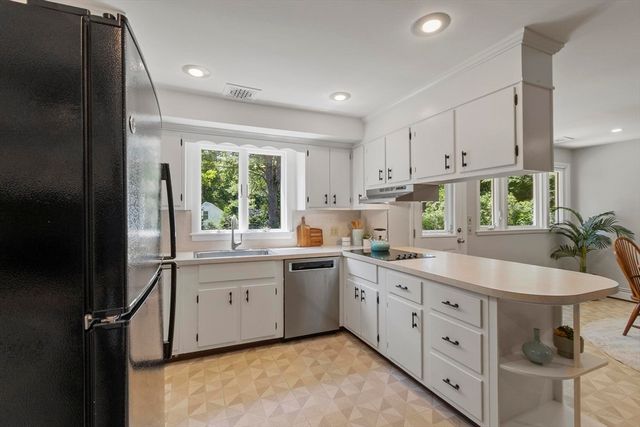 9 Cherry Ridge Rd, Acton, MA 01720