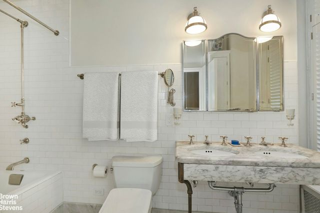 145 Nassau St Apt 2D, New York City, NY 10038