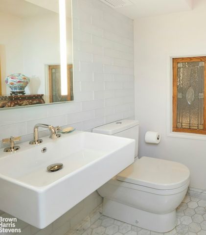 145 Nassau St Apt 2D, New York City, NY 10038