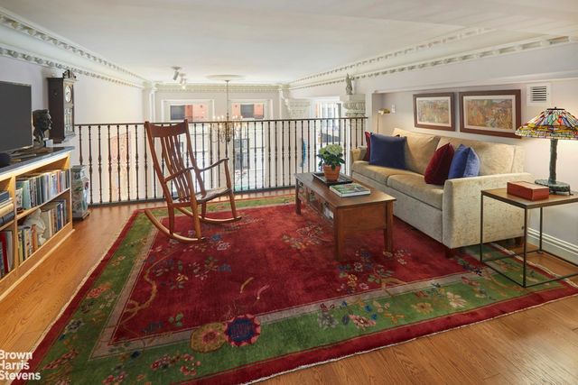 145 Nassau St Apt 2D, New York City, NY 10038