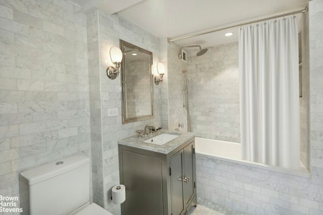 145 Nassau St Apt 2D, New York City, NY 10038