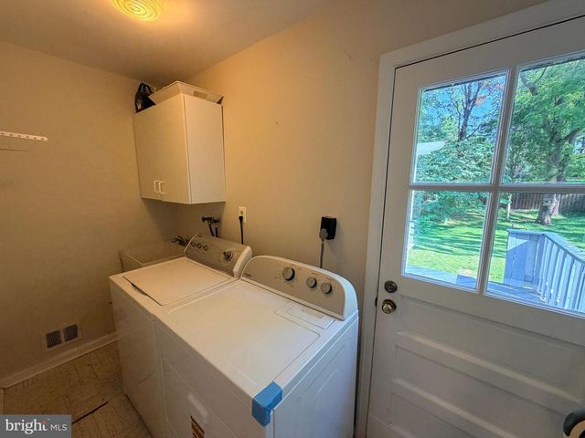 10802 HUNT CLUB RD, Reston, VA 20190