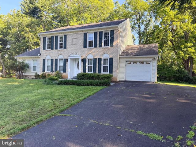 10802 HUNT CLUB RD, Reston, VA 20190