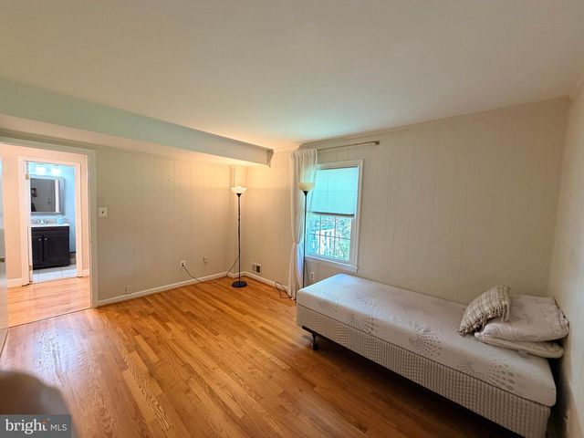 10802 HUNT CLUB RD, Reston, VA 20190