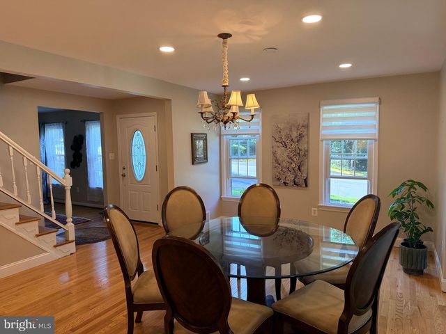 10802 HUNT CLUB RD, Reston, VA 20190