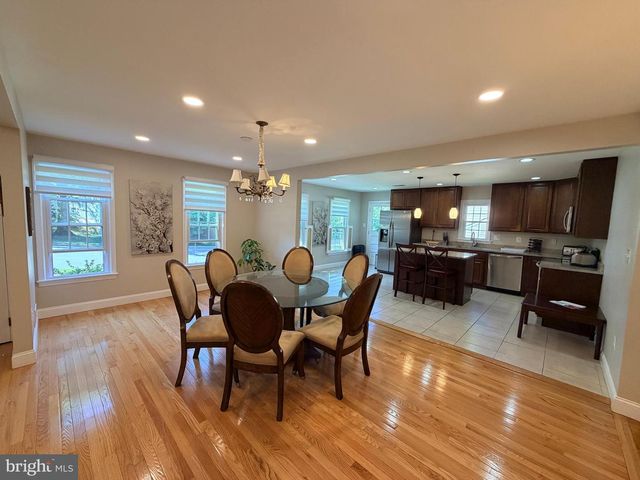 10802 HUNT CLUB RD, Reston, VA 20190