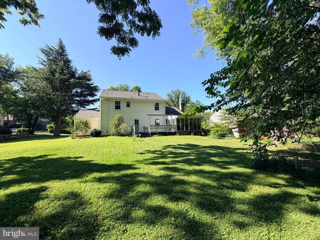 10802 HUNT CLUB RD, Reston, VA 20190