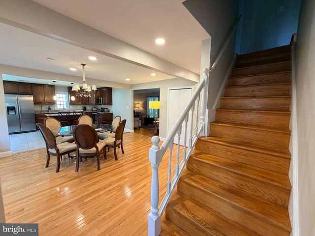 10802 HUNT CLUB RD, Reston, VA 20190