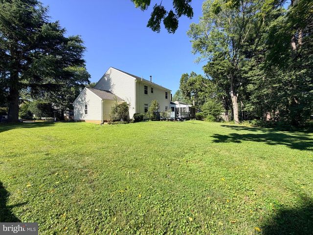 10802 HUNT CLUB RD, Reston, VA 20190