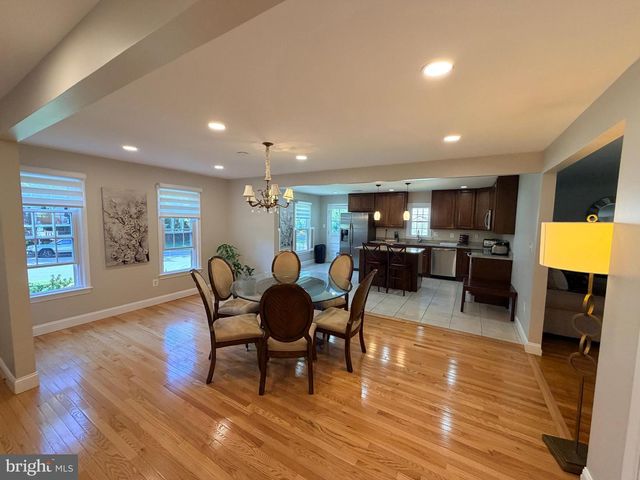 10802 HUNT CLUB RD, Reston, VA 20190