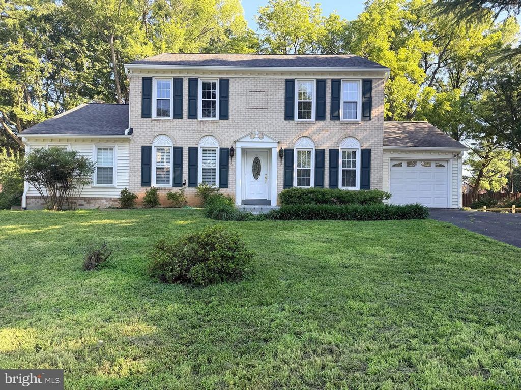 10802 HUNT CLUB RD, Reston, VA 20190