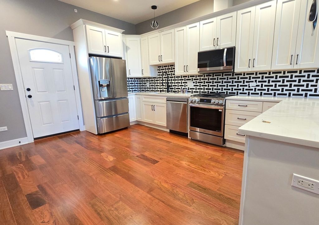 2135 S Millard Avenue, Chicago, IL 60623 — photo 3