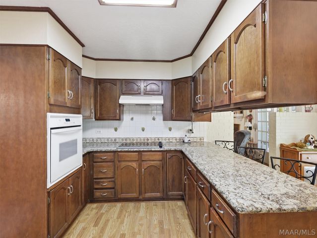 691 Hazel Green Drive, Wetumpka, AL 36093