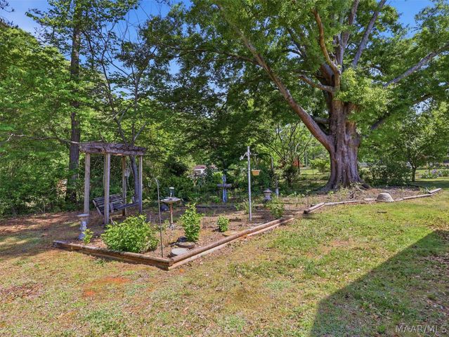 691 Hazel Green Drive, Wetumpka, AL 36093