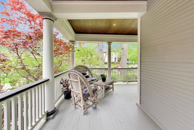 1235 Maple Avenue, Evanston, IL 60202