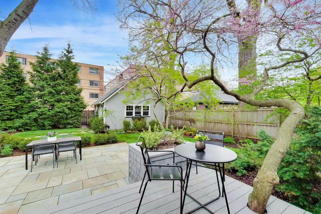 1235 Maple Avenue, Evanston, IL 60202