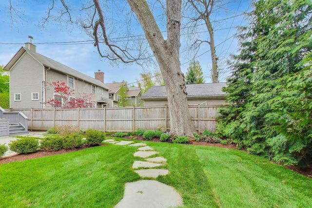 1235 Maple Avenue, Evanston, IL 60202