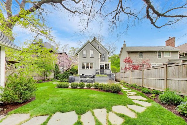 1235 Maple Avenue, Evanston, IL 60202