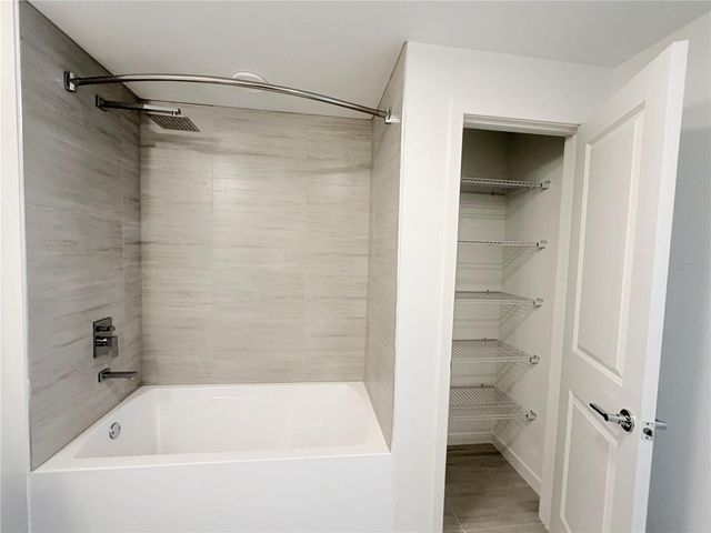 5587 MILLENIA PARK BLVD, UNIT 221 221, Orlando, FL 32839