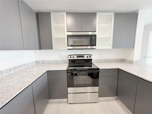 5587 MILLENIA PARK BLVD, UNIT 221 221, Orlando, FL 32839