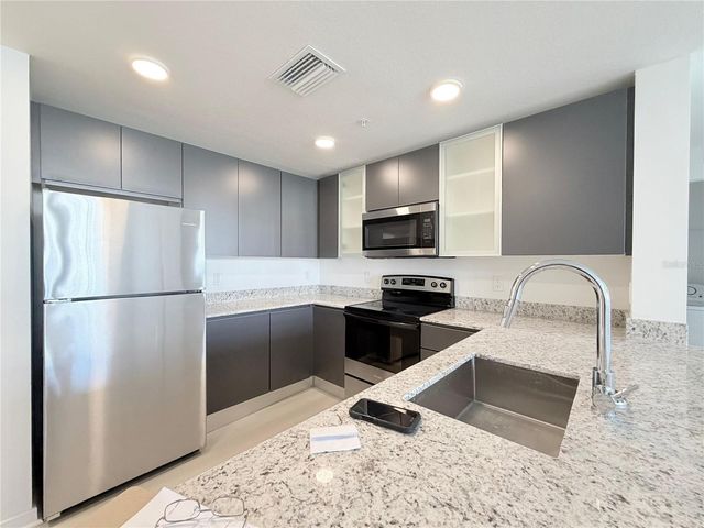 5587 MILLENIA PARK BLVD, UNIT 221 221, Orlando, FL 32839