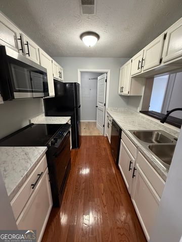 5516 Mountain Springs Circle, Stone Mountain, GA 30088