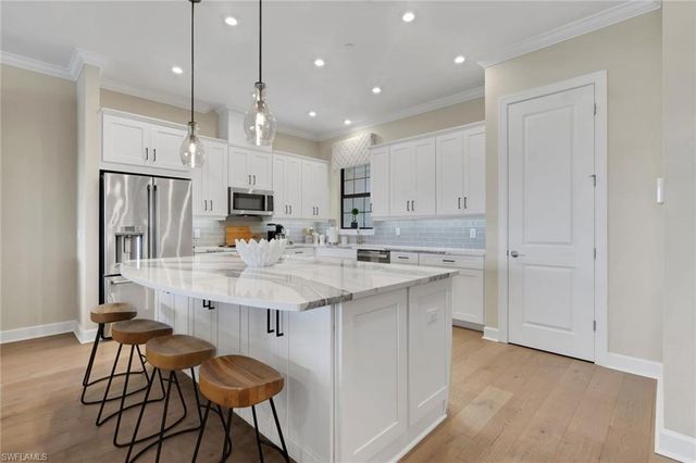 15256 Zeno WAY 203, Naples, FL 34114