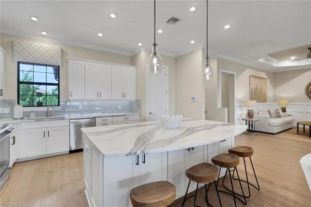 15256 Zeno WAY 203, Naples, FL 34114