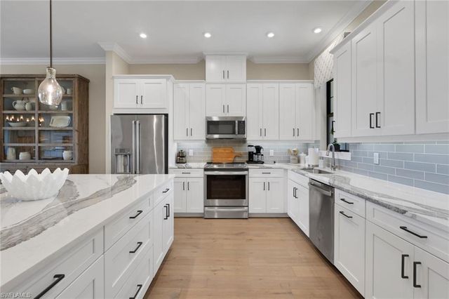 15256 Zeno WAY 203, Naples, FL 34114