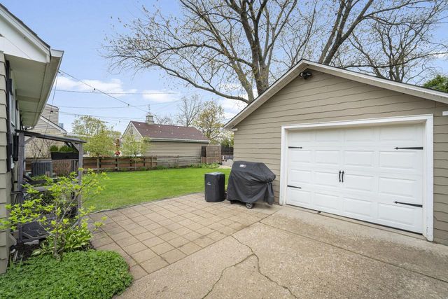 210 90th STREET, Milwaukee, WI 53226