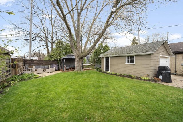 210 90th STREET, Milwaukee, WI 53226
