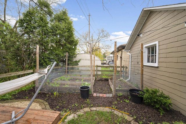 210 90th STREET, Milwaukee, WI 53226