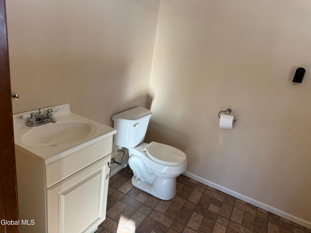 41 Sonat Road, Clifton Park, NY 12065