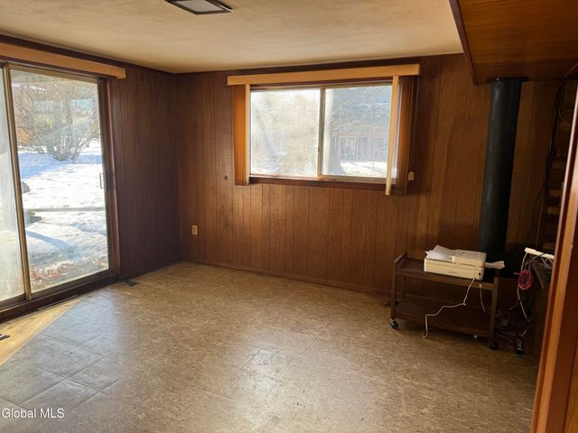 41 Sonat Road, Clifton Park, NY 12065