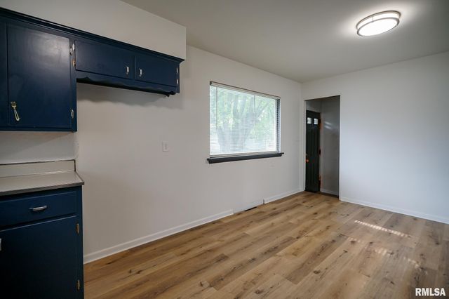 225 N STEWART Street, Creve Coeur, IL 61610