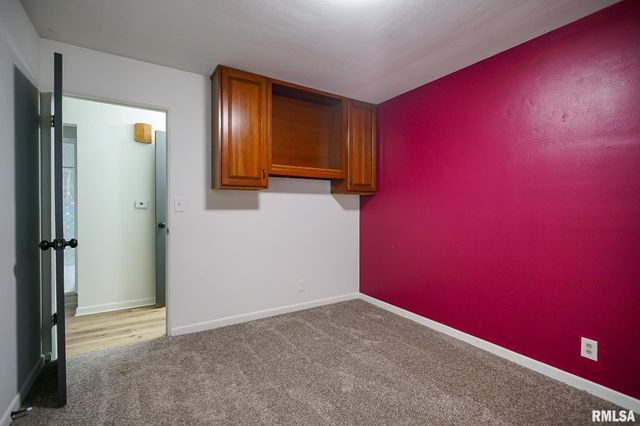 225 N STEWART Street, Creve Coeur, IL 61610