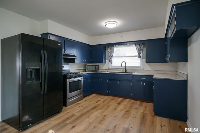 225 N STEWART Street, Creve Coeur, IL 61610