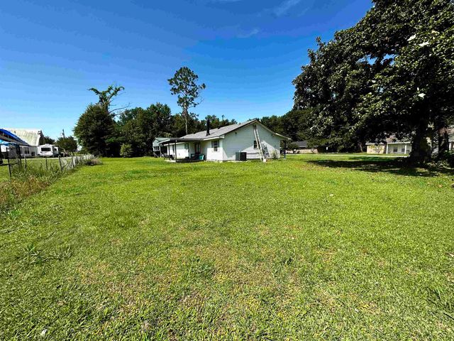 160 Rodriguez Drive, Raceland, LA 70394