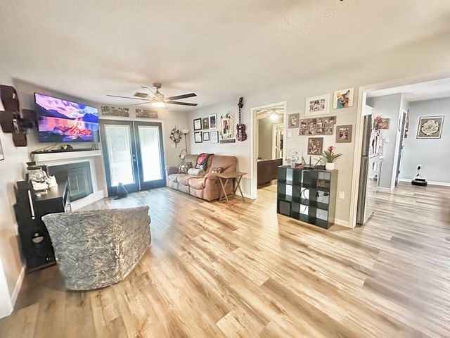 160 Rodriguez Drive, Raceland, LA 70394