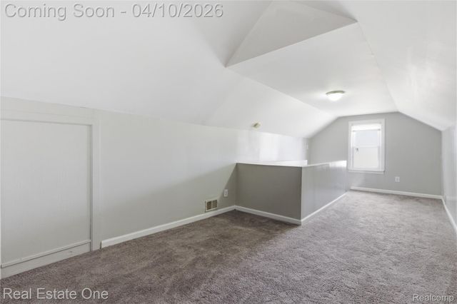 5747 Kingsbury Street, Dearborn Heights, MI 48127