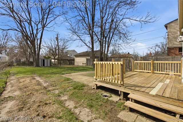 5747 Kingsbury Street, Dearborn Heights, MI 48127