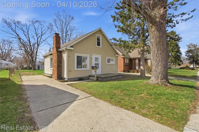5747 Kingsbury Street, Dearborn Heights, MI 48127