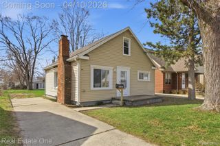 5747 Kingsbury Street, Dearborn Heights, MI 48127