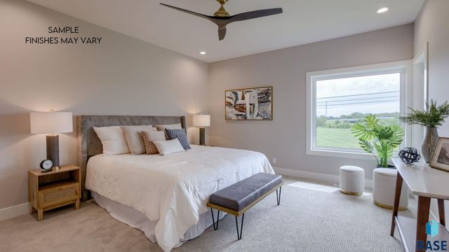 6608 E Corsair Dr Drive, Sioux Falls, SD 57110