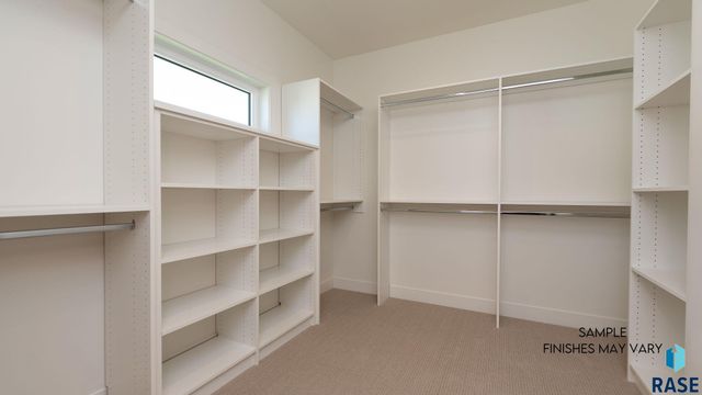 6608 E Corsair Dr Drive, Sioux Falls, SD 57110